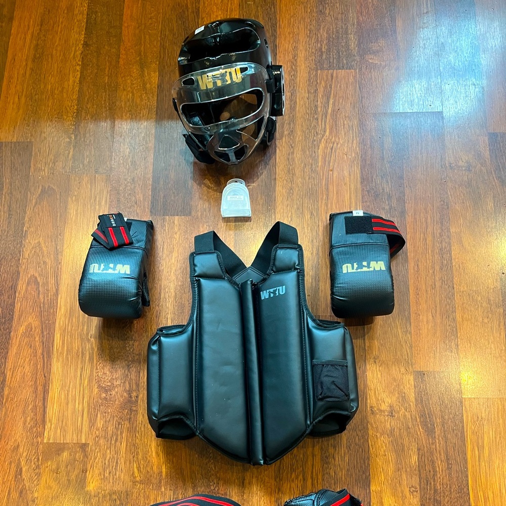 Taekwondo Medium Women Sparring Gears for sale!!!